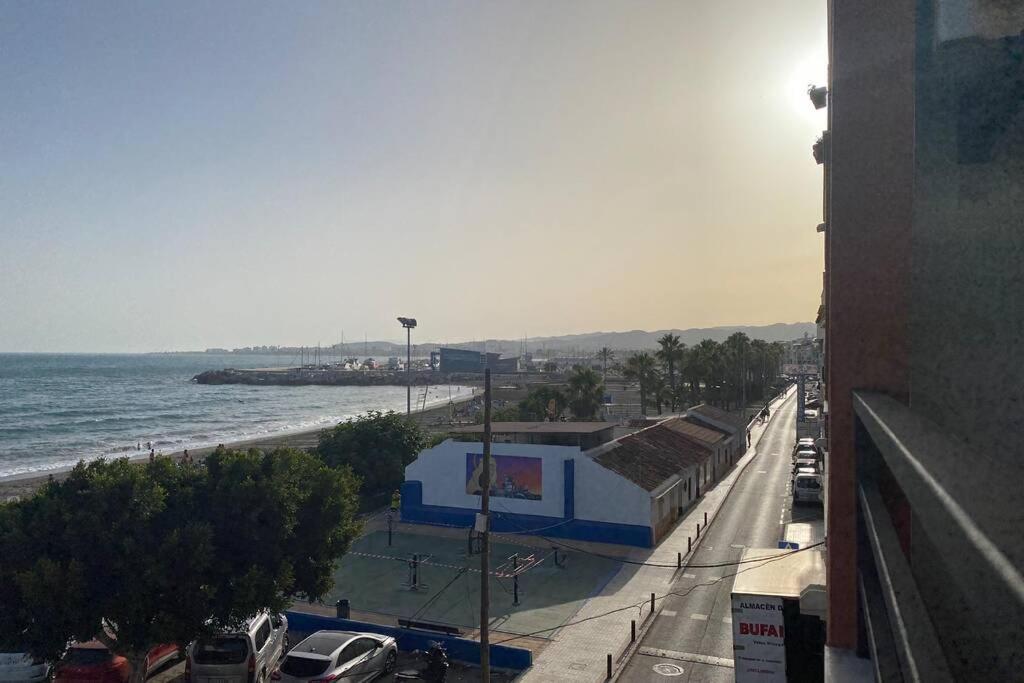 Apartamento primera línea playa. Vistas al mar Caleta de Vélez Exterior foto