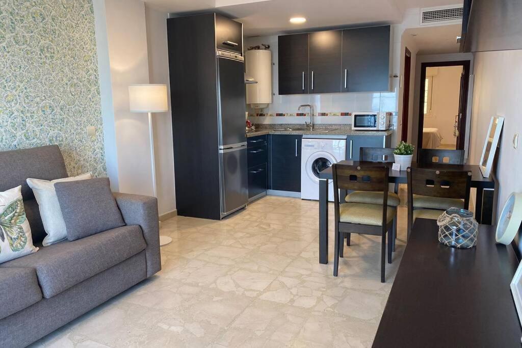 Apartamento primera línea playa. Vistas al mar Caleta de Vélez Exterior foto