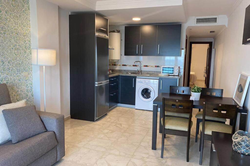 Apartamento primera línea playa. Vistas al mar Caleta de Vélez Exterior foto