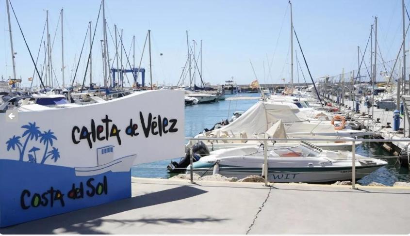 Apartamento primera línea playa. Vistas al mar Caleta de Vélez Exterior foto